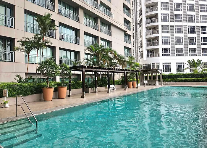 Ashley's Chamber At Soho Across Shangrila Mall * Manila